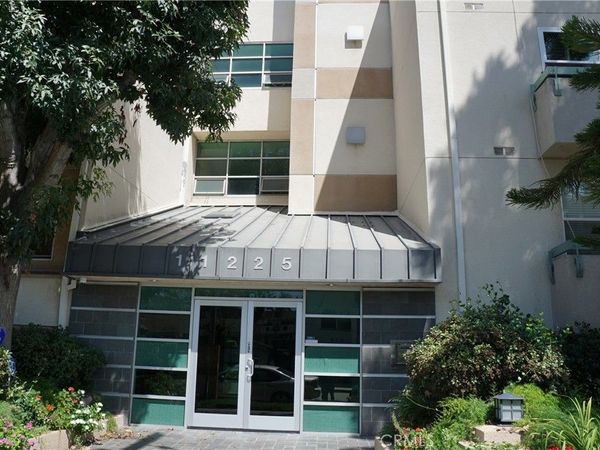 11225 Peach Grove Street, Unit 202, North Hollywood, CA 91601