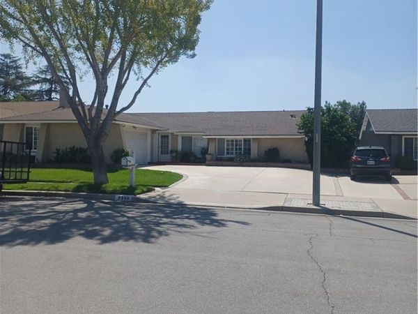 2880 Barnes Street, Simi Valley, CA 93065