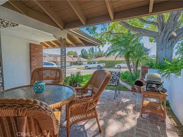 26811 Oak Branch Circle, Newhall, CA 91321