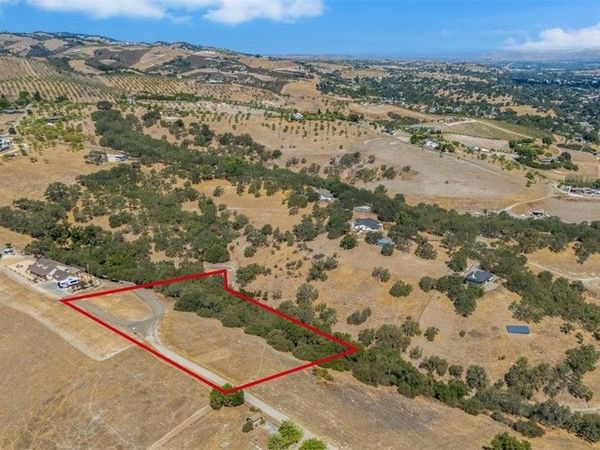 350 Robles Road, Paso Robles, CA 93446