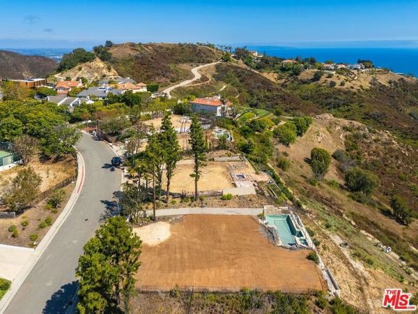 16740 Monte Hermoso Drive, Pacific Palisades, CA 90272