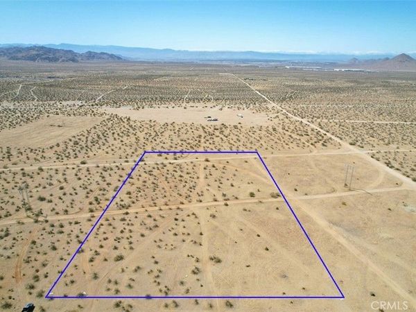 52 Rubicon Street, Apple Valley, CA 92307
