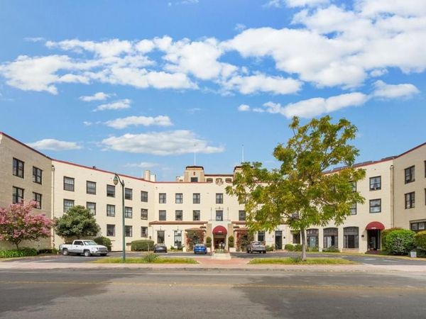 2544 Santa Clara Avenue, Alameda, CA 94501