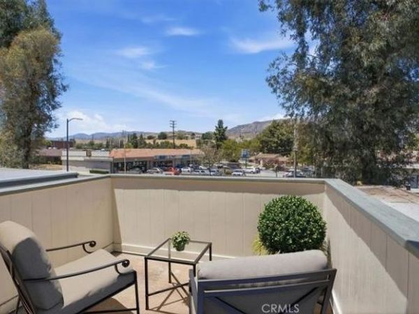 10566 Sunland Boulevard, Unit 7, Sunland, CA 91040