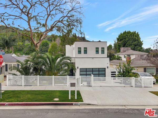 4203 Saugus Avenue, Los Angeles, CA 91403