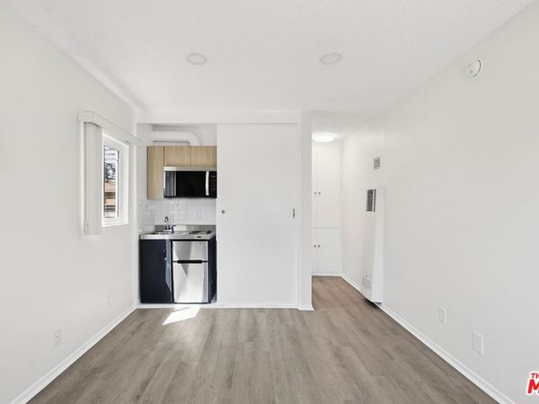 1333 Barry Avenue, Unit 8, Los Angeles, CA 90025