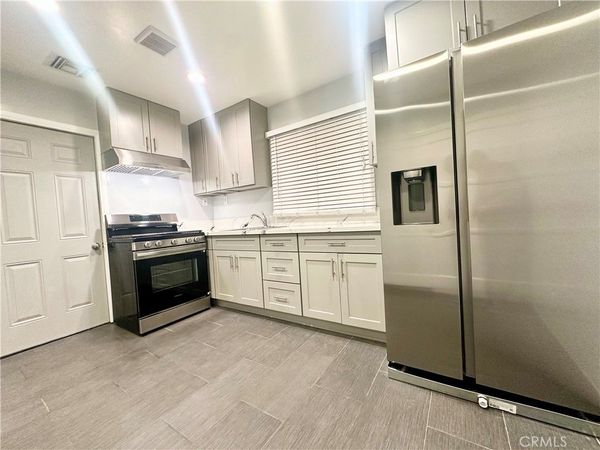 15746 1/2 Magnolia Boulevard, Unit JADU, Encino, CA 91436