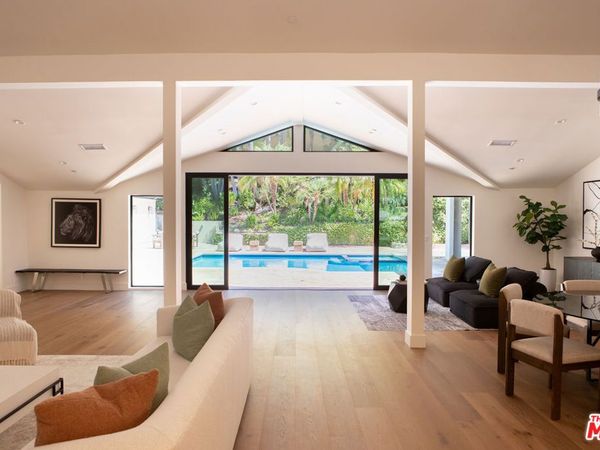 3436 Longridge Avenue, Los Angeles, CA 91423