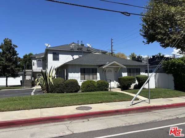 14311 1/2 Magnolia Boulevard, Los Angeles, CA 91423