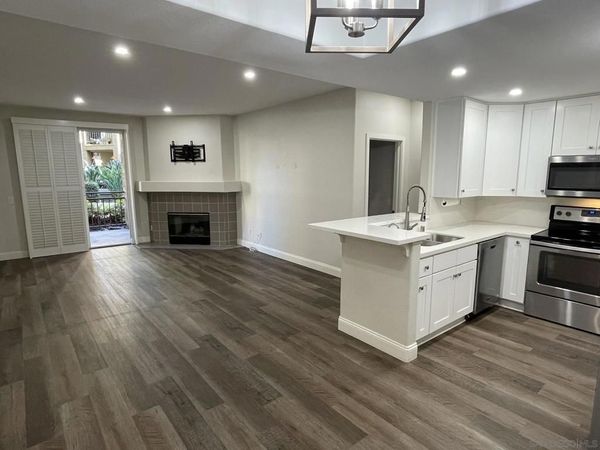 550 Camino De La Reina, Unit 112, San Diego, CA 92108