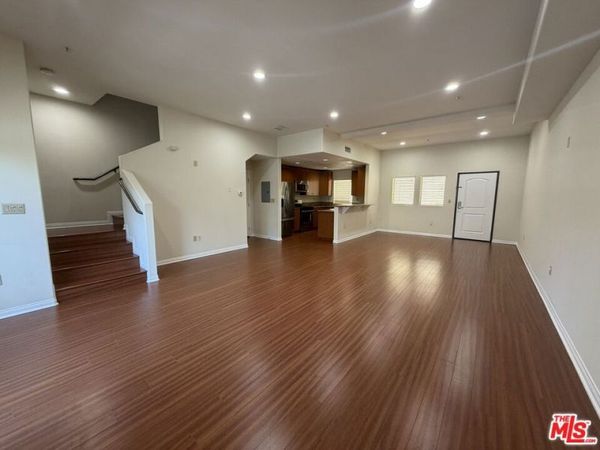 15024 Magnolia Boulevard, Unit 102, Los Angeles, CA 91403
