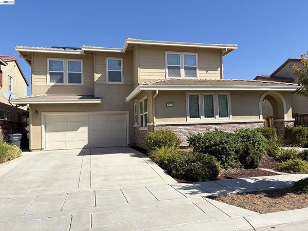 575 W Strauss Dr, Mountain House, CA 95391