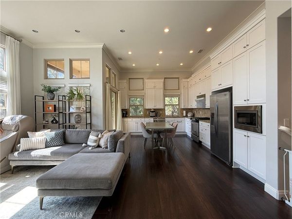 93 Thornhurst, Irvine, CA 92620