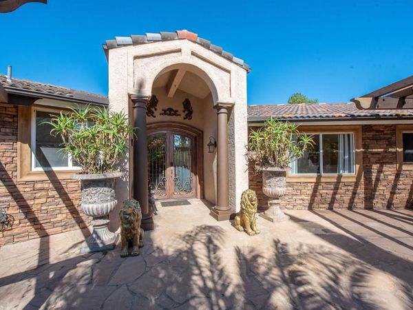 2715 S Centre City Parkway, Escondido, CA 92025