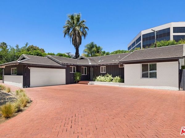 16141 Dickens Street, Encino, CA 91436
