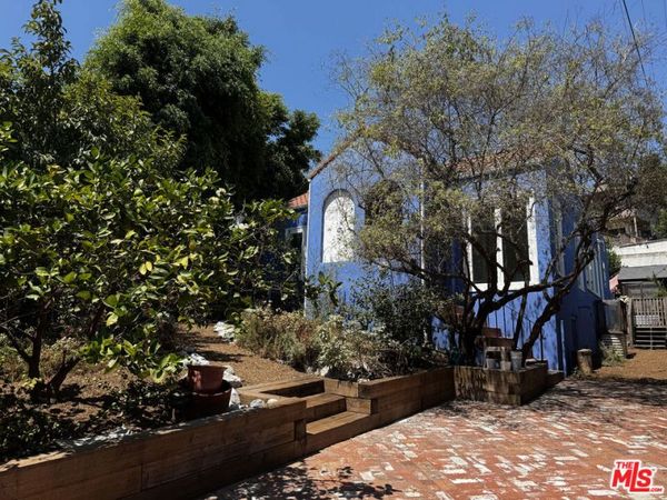 2257 Earl Street, Los Angeles, CA 90039