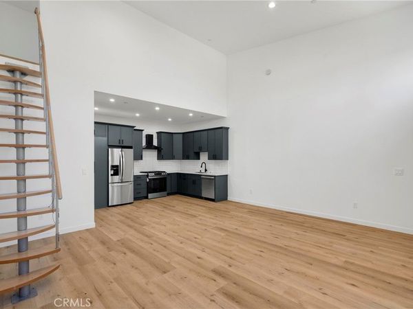 22920 Califa Street , Unit B, Woodland Hills, CA 91367