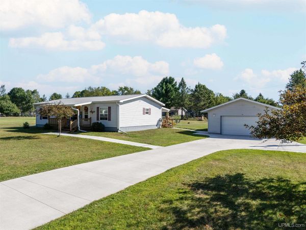 1806 Crose Street, Iron River, MI 49935