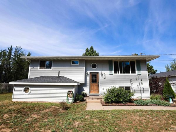 287 Kawbawgam Road, Chocolay Twp, MI 49855