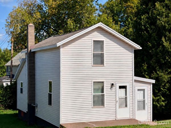 105 E Johnson Street, Ishpeming, MI 49849