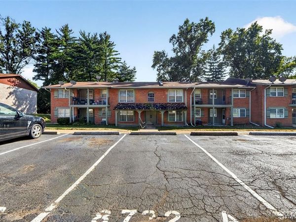 8732 Santa Bella Drive, Unit D, Hazelwood, MO 63042