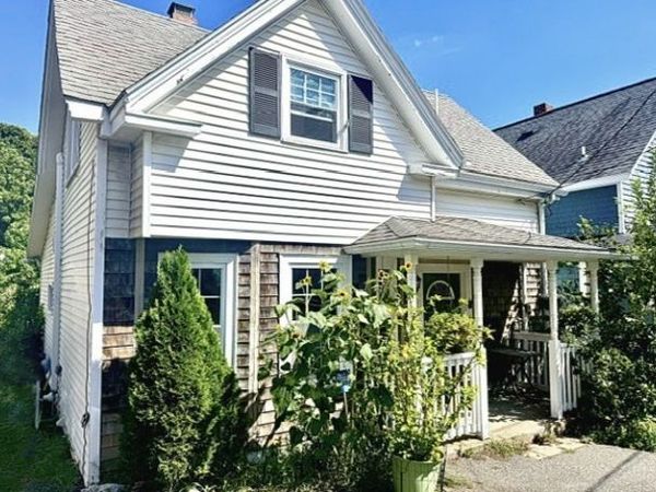 8 May Street, Beverly, MA 01915