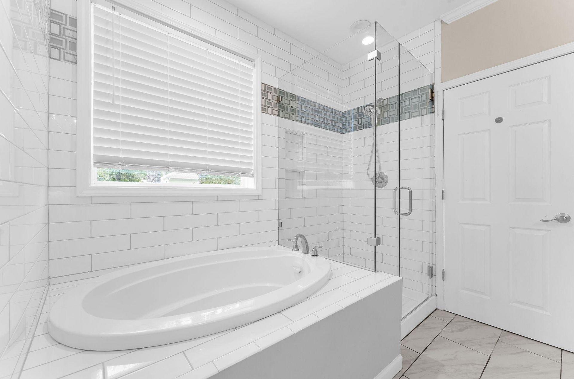 108 Lowndes Lane Photo 30