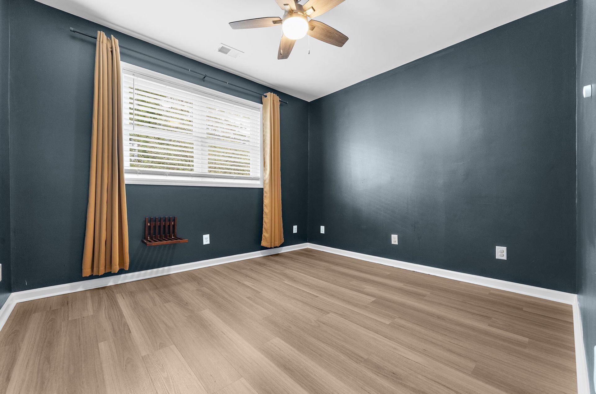 108 Lowndes Lane Photo 40