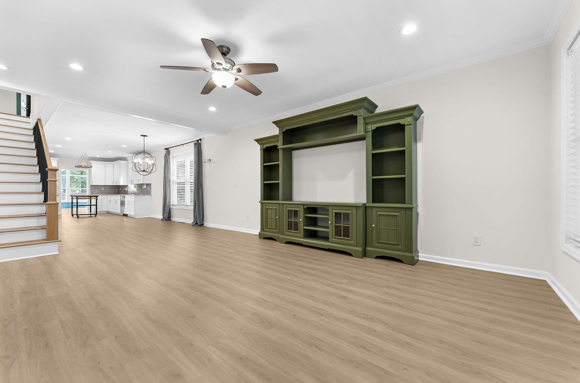 108 Lowndes Lane Photo 6