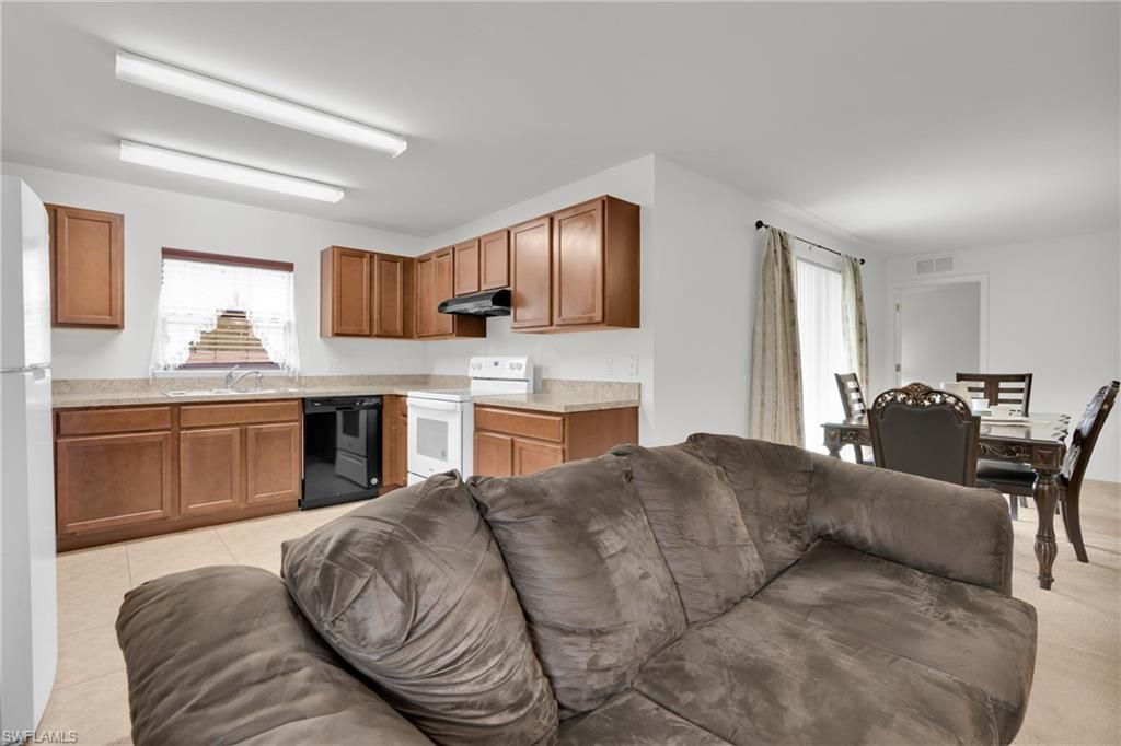 169 Shadow Lakes Dr, Lehigh Acres, FL 33974 Photo