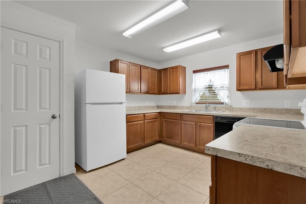 169 Shadow Lakes Dr, Lehigh Acres, FL 33974 Photo