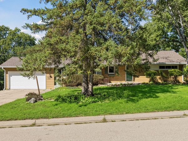 2131 Perry Avenue N, Golden Valley, MN 55422