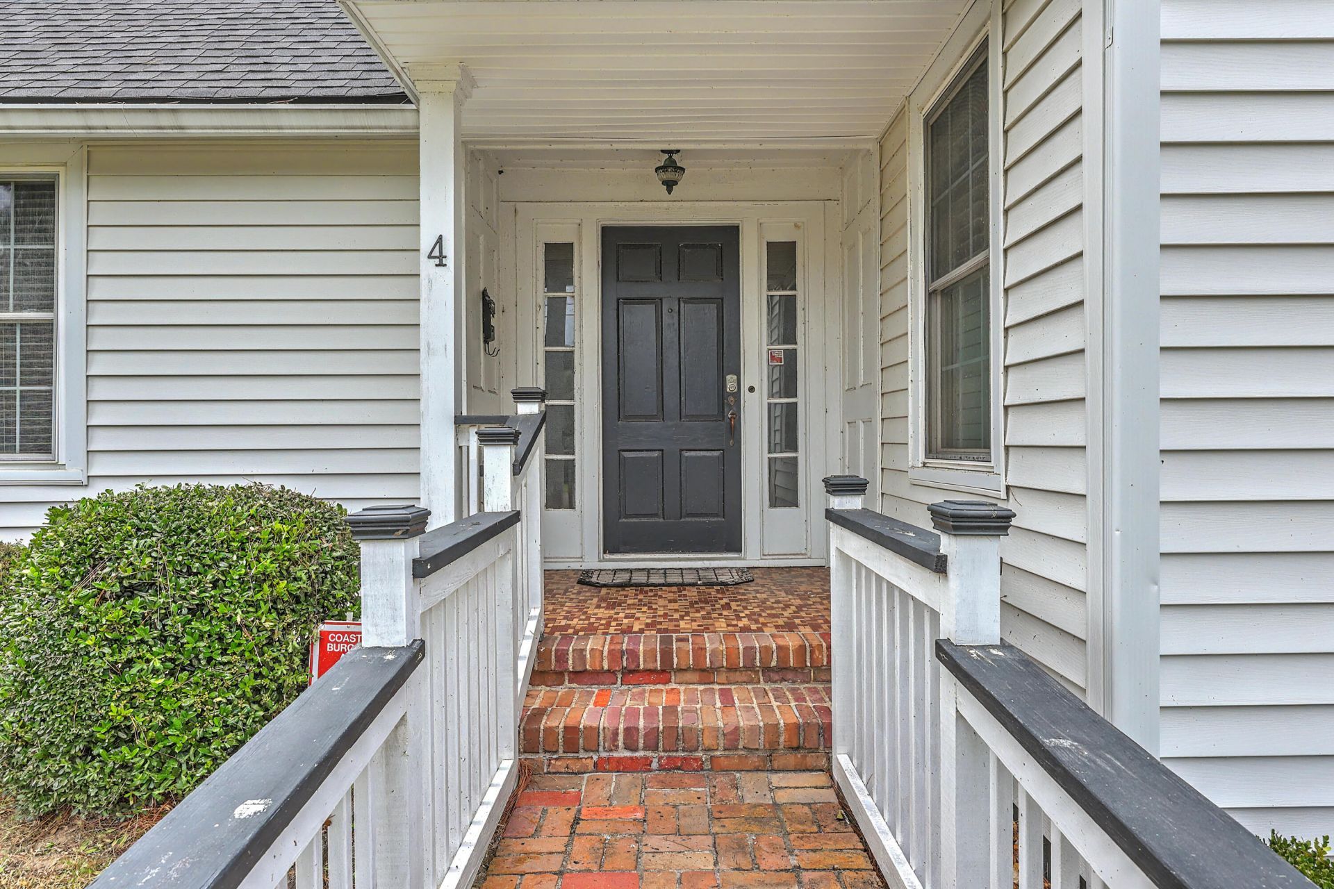 4 Oakdale Place  Photo 5
