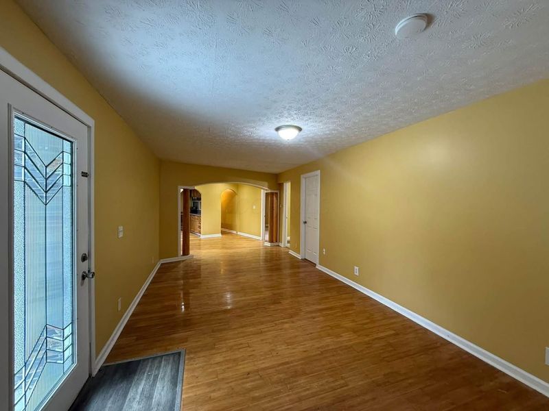 1404 S Waggoner Road, Reynoldsburg, OH 43068 Photo 6