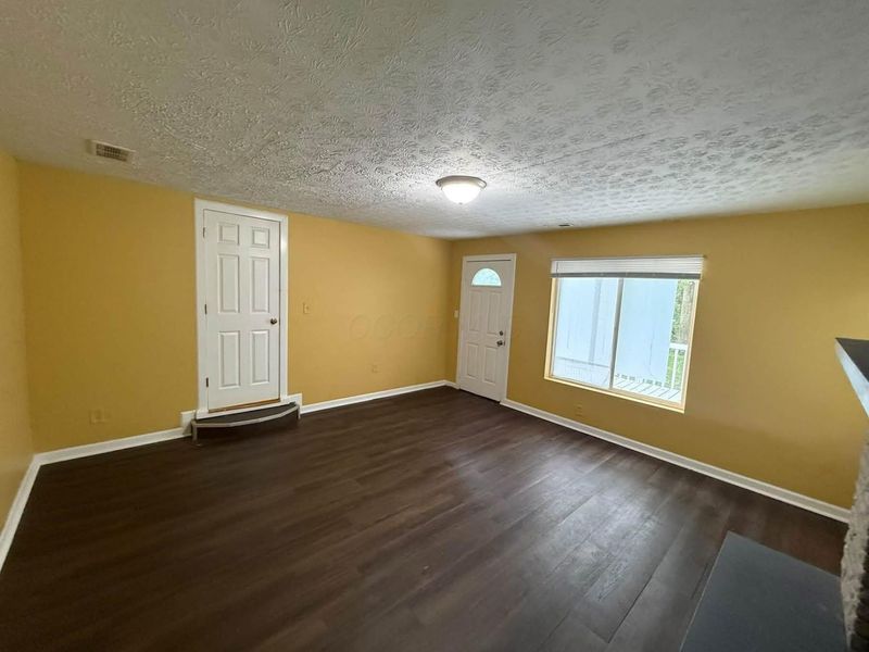 1404 S Waggoner Road, Reynoldsburg, OH 43068 Photo 9