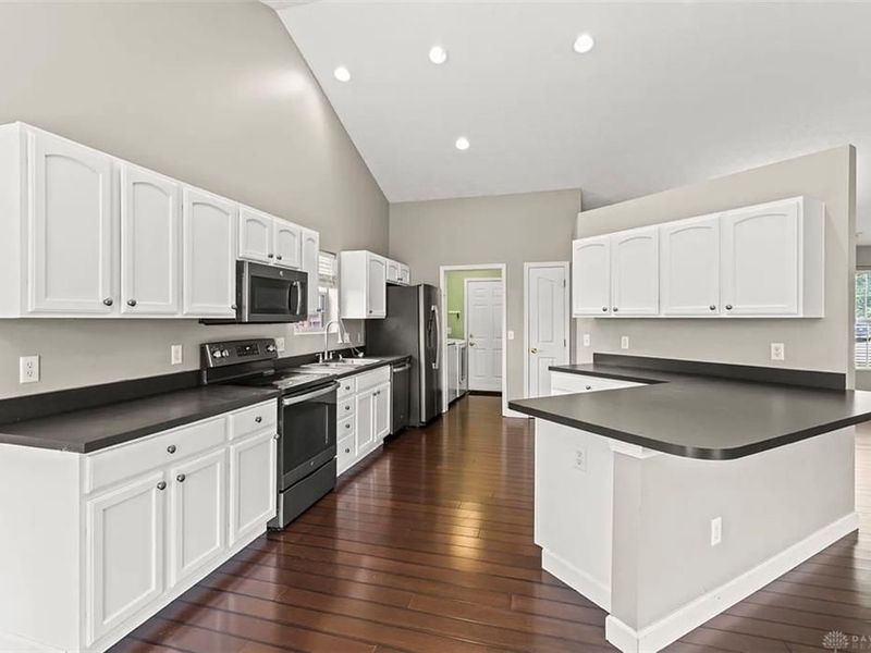 4660 Hialeah Park, Huber Heights, OH 45424 Photo 5