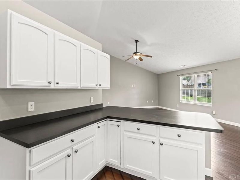 4660 Hialeah Park, Huber Heights, OH 45424 Photo 6