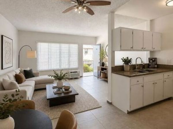 16141 Vanowen Street, Unit 3, Los Angeles, CA 91406