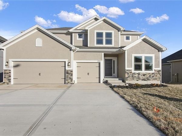 7200 NE 112th Street, Kansas City, MO 64156