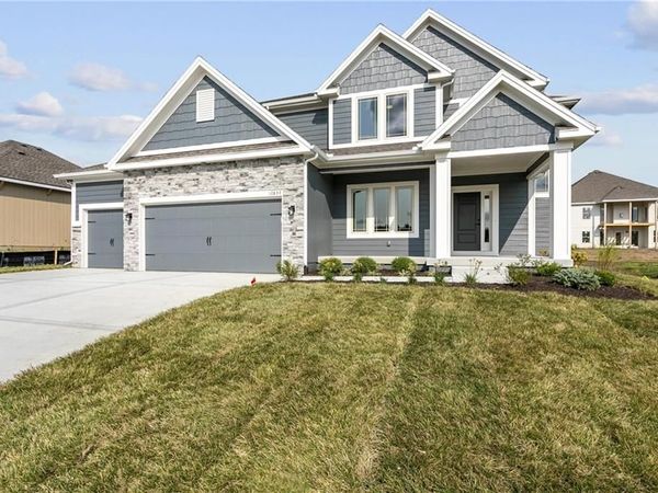 11117 N Bristol Avenue, Kansas City, MO 64156