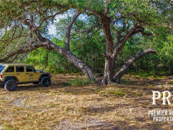 1776 FM 1351, Goliad, TX 77963