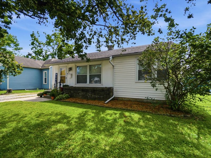303 Washington Street, Wapakoneta, OH 45895 Photo 2