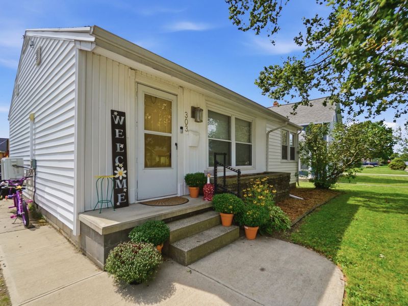 303 Washington Street, Wapakoneta, OH 45895 Photo 4