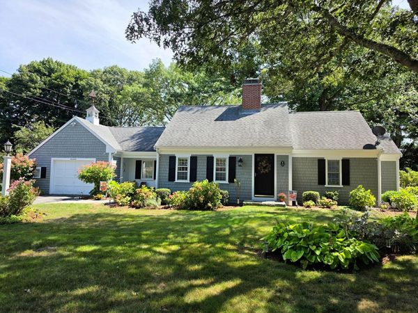 17 Captain York Road, Yarmouth, MA 02664