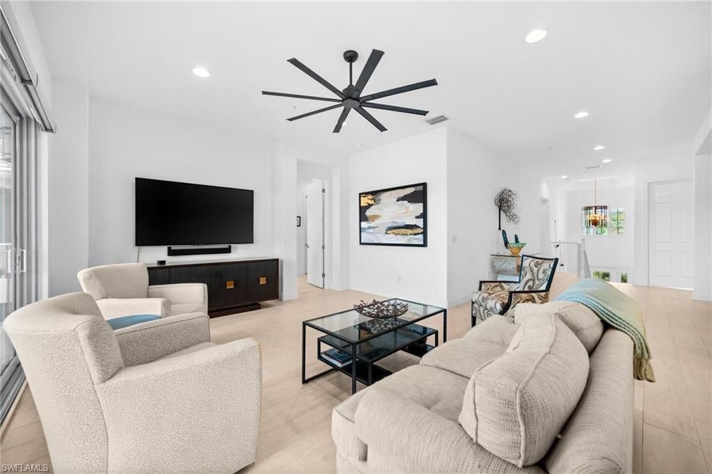 8062 Signature Club Cir, Unit 201, Naples, FL 34113 Photo
