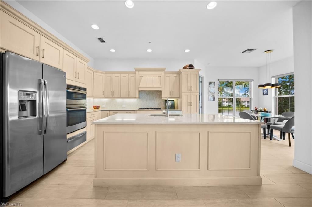 8062 Signature Club Cir, Unit 201, Naples, FL 34113 Photo