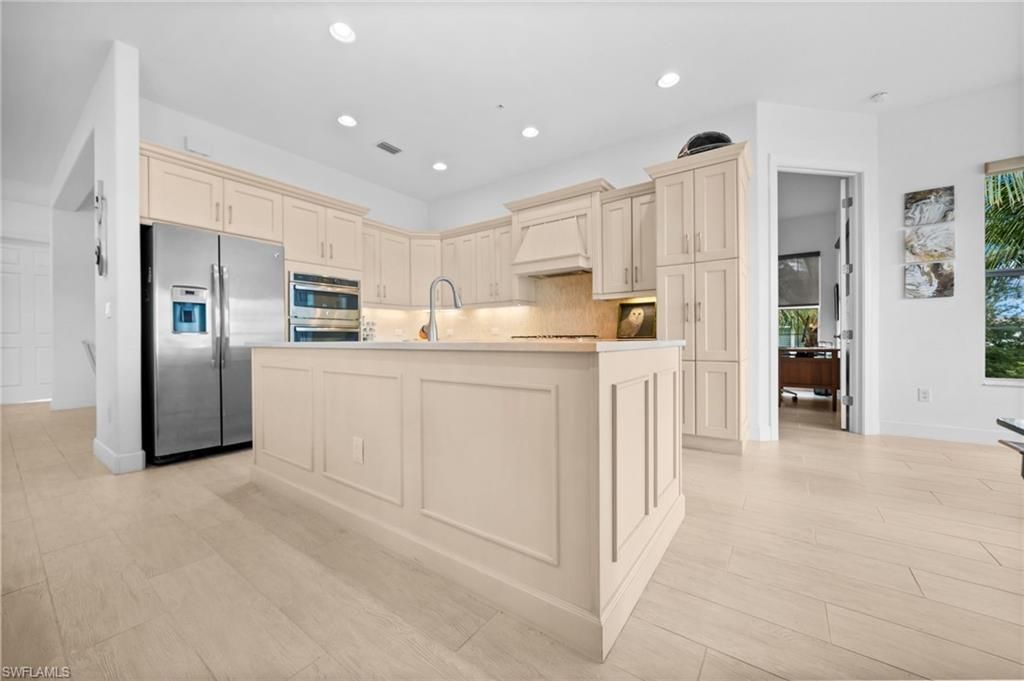 8062 Signature Club Cir, Unit 201, Naples, FL 34113 Photo