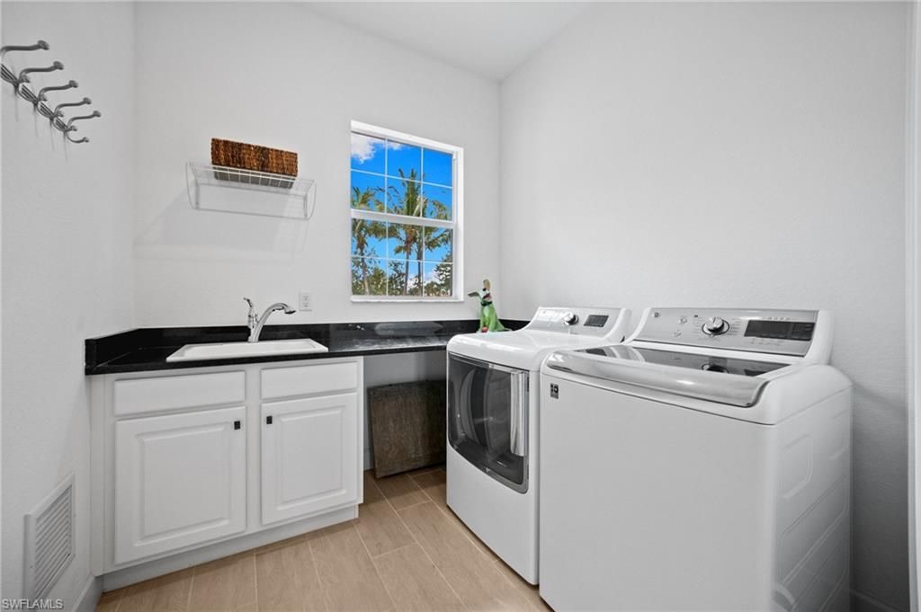 8062 Signature Club Cir, Unit 201, Naples, FL 34113 Photo
