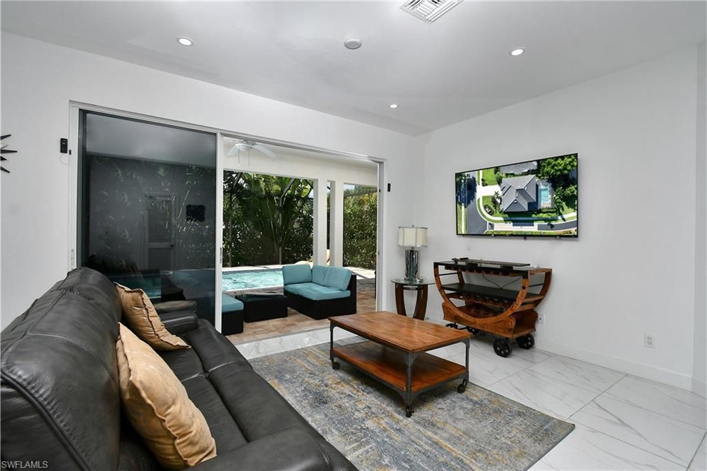 8213 Laurel Lakes Blvd, Naples, FL 34119 Photo