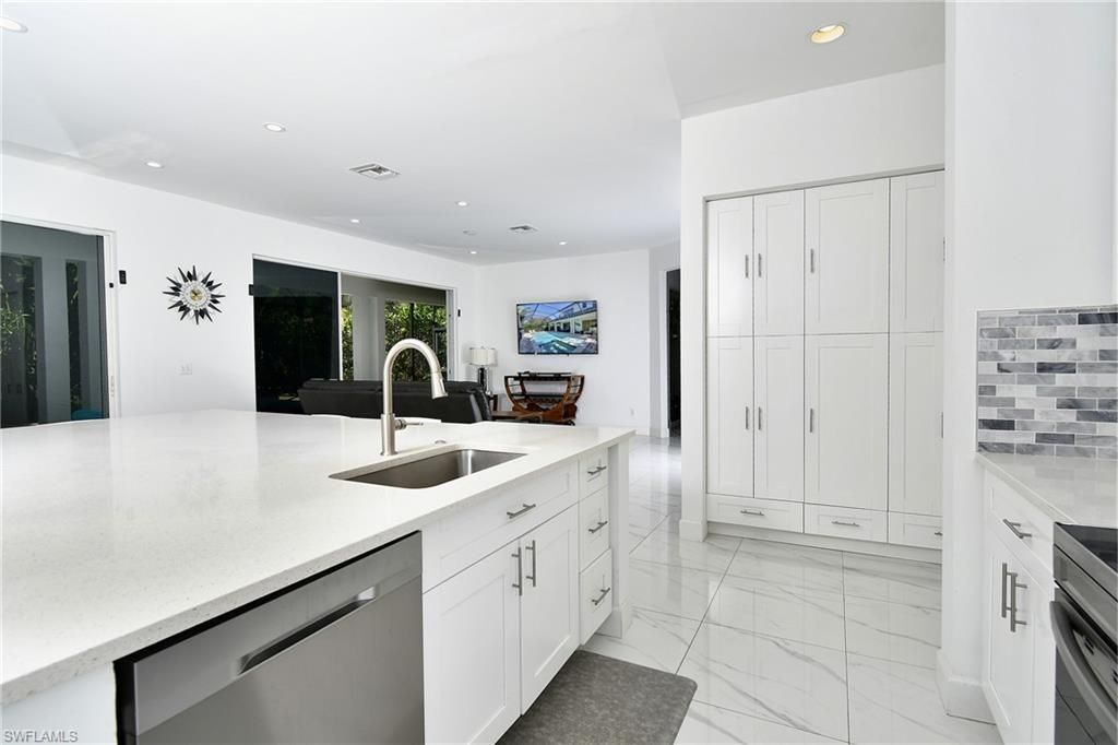 8213 Laurel Lakes Blvd, Naples, FL 34119 Photo